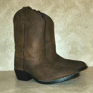 Kids Masterson Co. Kids size 1 cowboy boots.